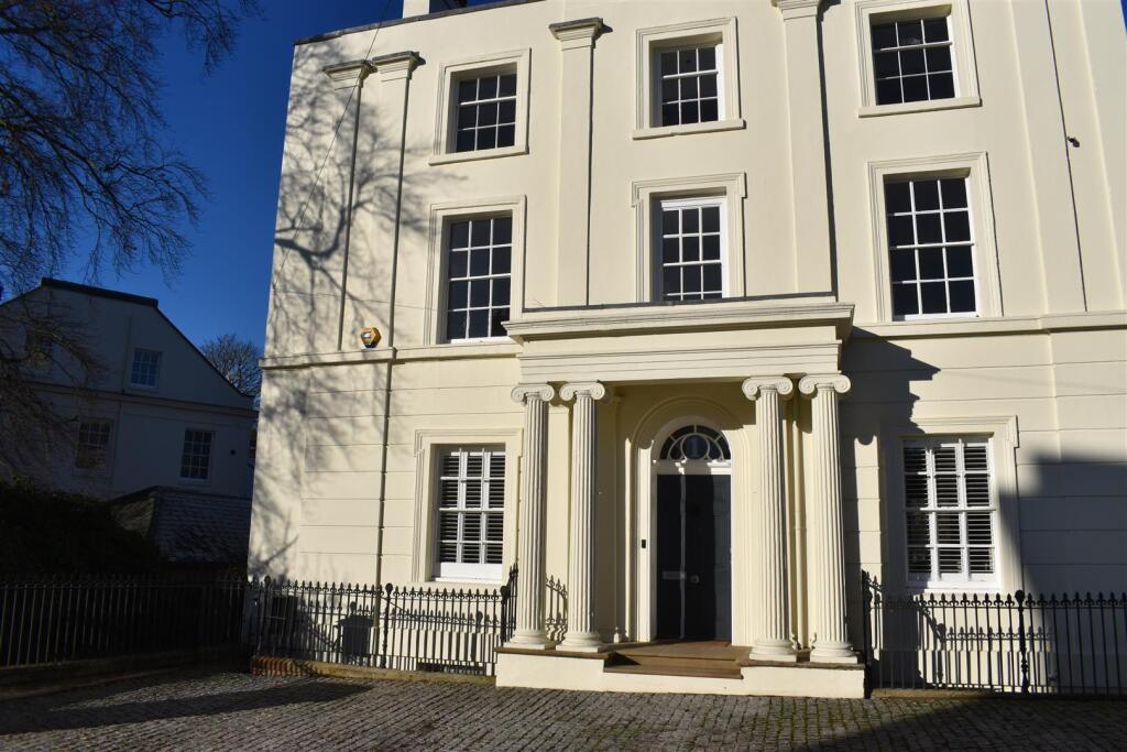 2 bed Apartment for rent in Royal Leamington Spa. From Handles Property - Leamington