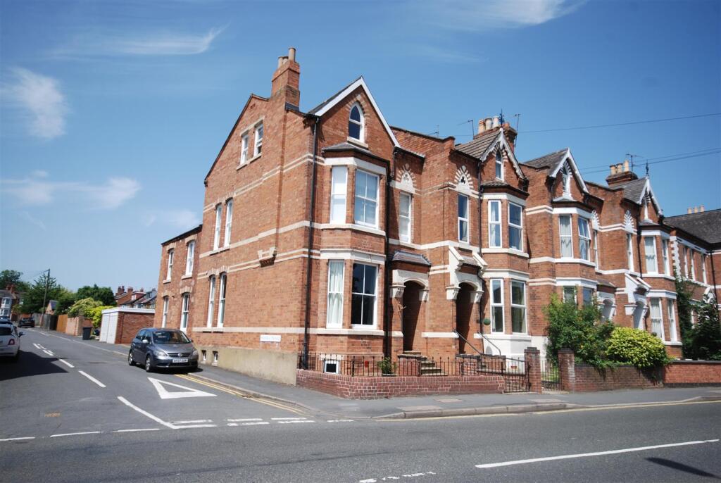 1 bed Apartment for rent in Royal Leamington Spa. From Handles Property - Leamington