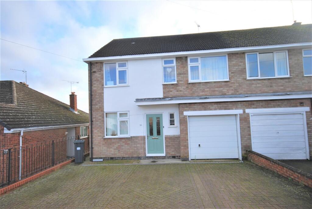 4 bed Semi Detached for rent in Whitnash. From Handles Property - Leamington 4 bed Semi Detached for rent in Whitnash. From Handles Property - Leamington