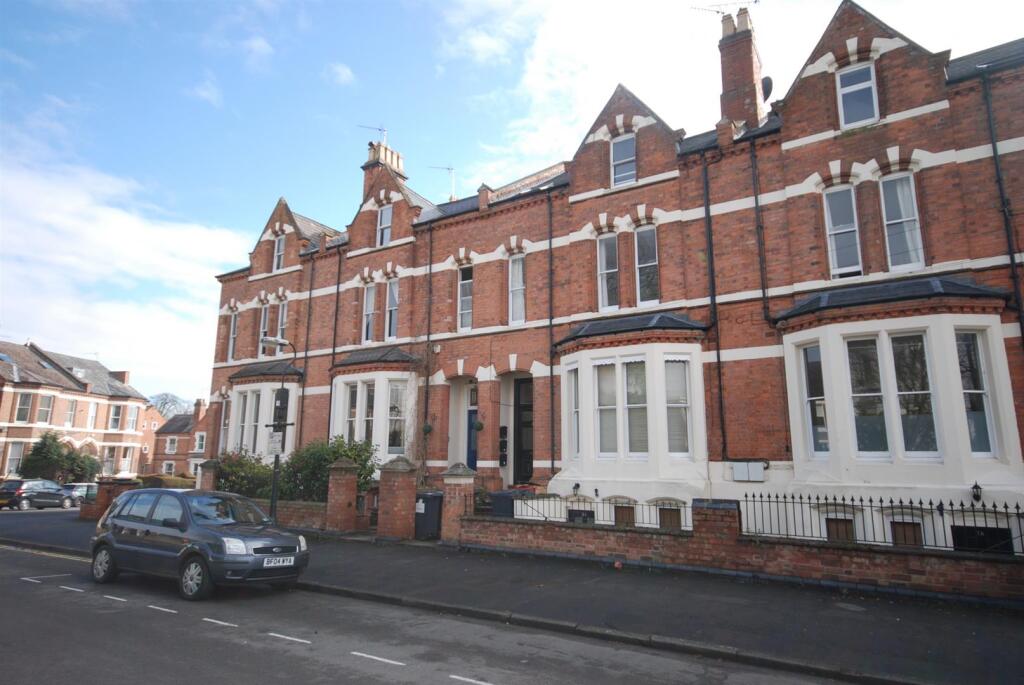 1 bed Apartment for rent in Royal Leamington Spa. From Handles Property - Leamington