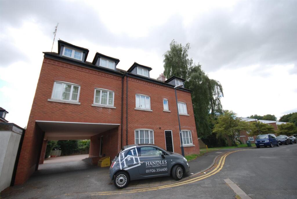 2 bed Apartment for rent in Kenilworth. From Handles Property - Leamington