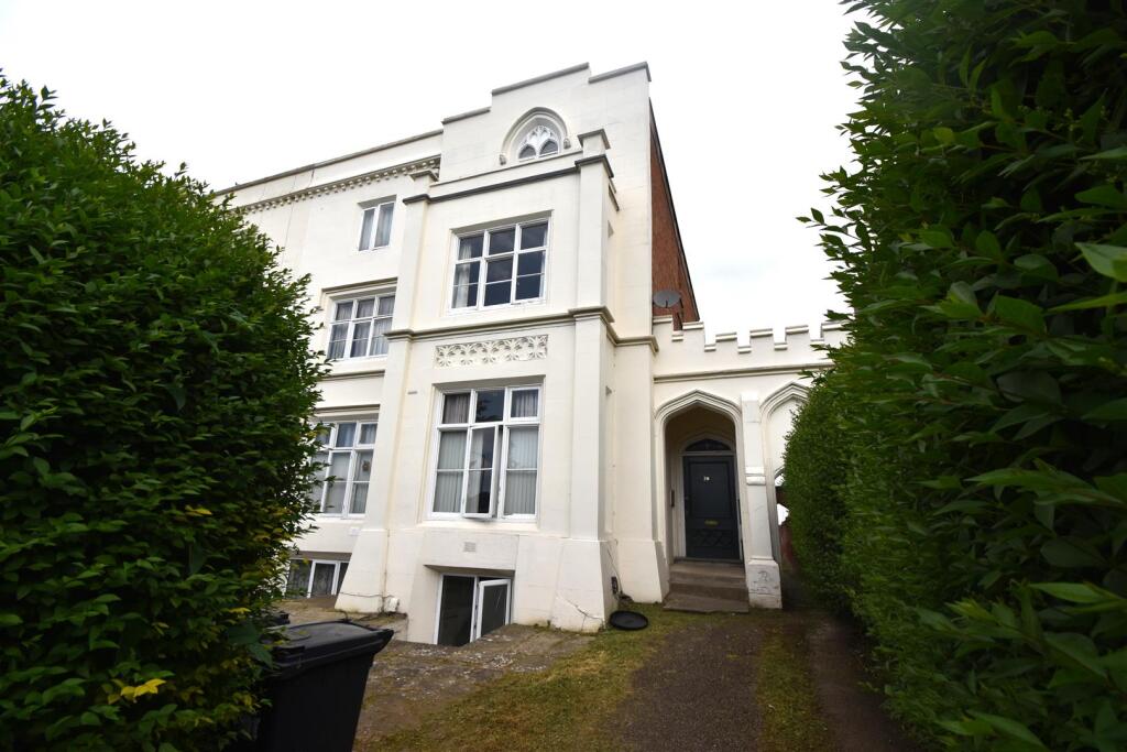 1 bed 1st Floor Flat for rent in Royal Leamington Spa. From Handles Property - Leamington 1 bed 1st Floor Flat for rent in Royal Leamington Spa. From Handles Property - Leamington