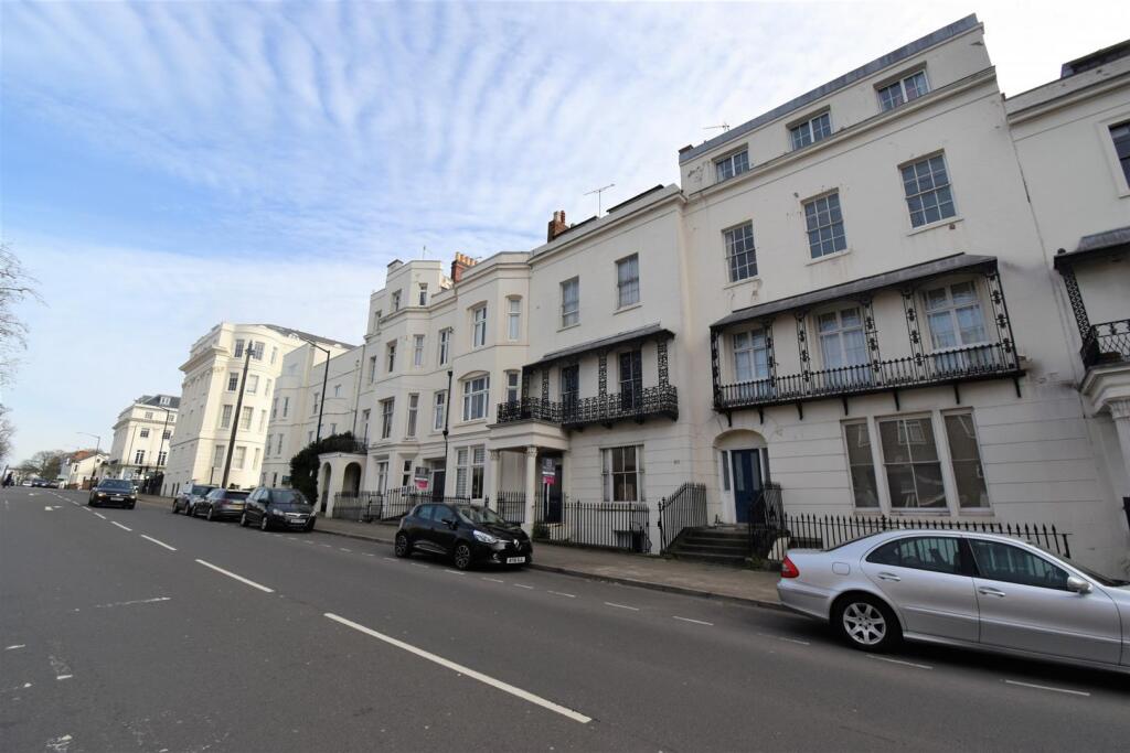 1 bed Apartment for rent in Royal Leamington Spa. From Handles Property - Leamington