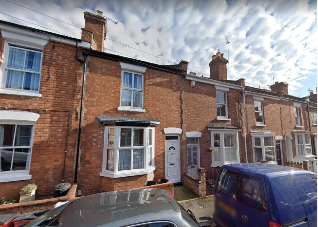 3 bed Private Halls for rent in Royal Leamington Spa. From Handles Property - Leamington