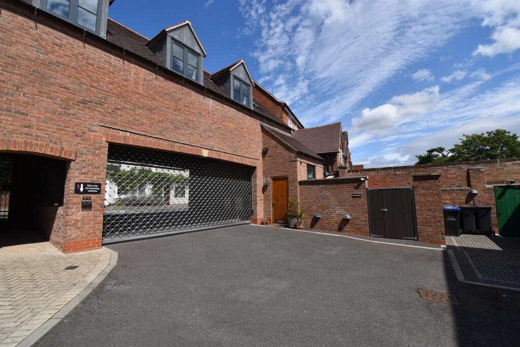 1 bed Apartment for rent in Kenilworth. From Handles Property - Leamington 1 bed Apartment for rent in Kenilworth. From Handles Property - Leamington