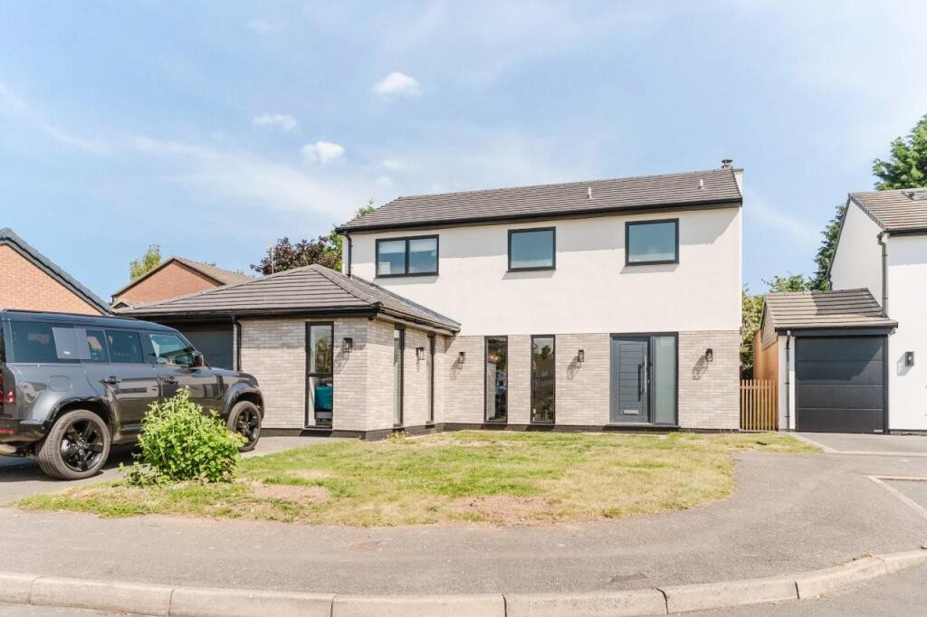 4 bed Detached for rent in Royal Leamington Spa. From Handles Property - Leamington 4 bed Detached for rent in Royal Leamington Spa. From Handles Property - Leamington