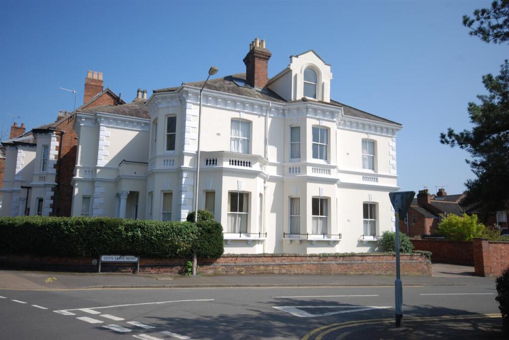 2 bed Apartment for rent in Royal Leamington Spa. From Handles Property - Leamington 2 bed Apartment for rent in Royal Leamington Spa. From Handles Property - Leamington