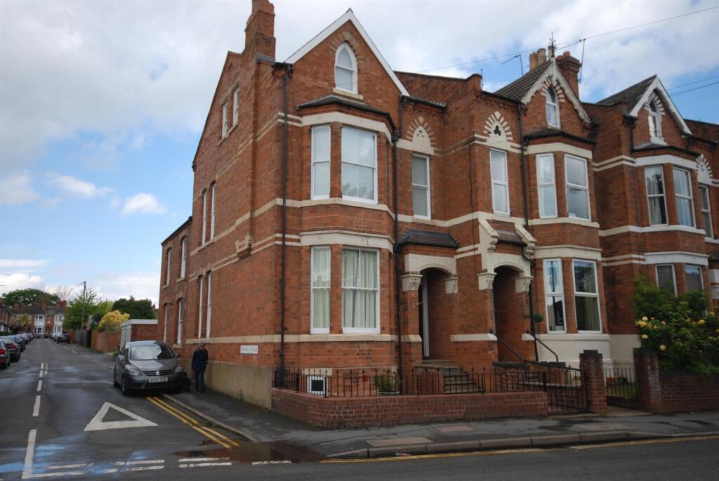 1 bed Apartment for rent in Royal Leamington Spa. From Handles Property - Leamington 1 bed Apartment for rent in Royal Leamington Spa. From Handles Property - Leamington