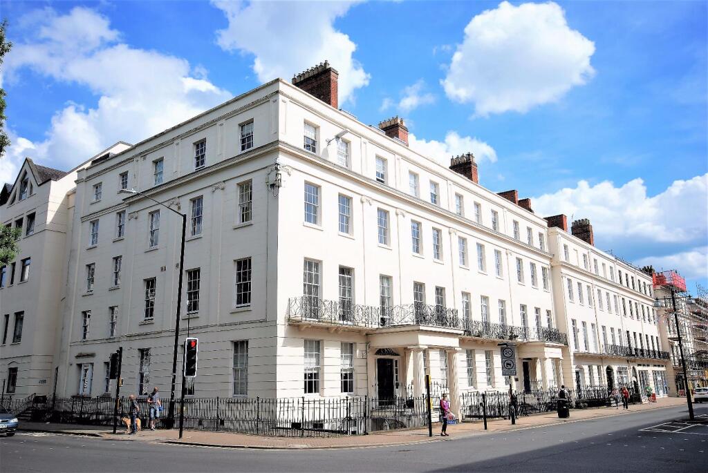 2 bed Apartment for rent in Royal Leamington Spa. From Handles Property - Leamington