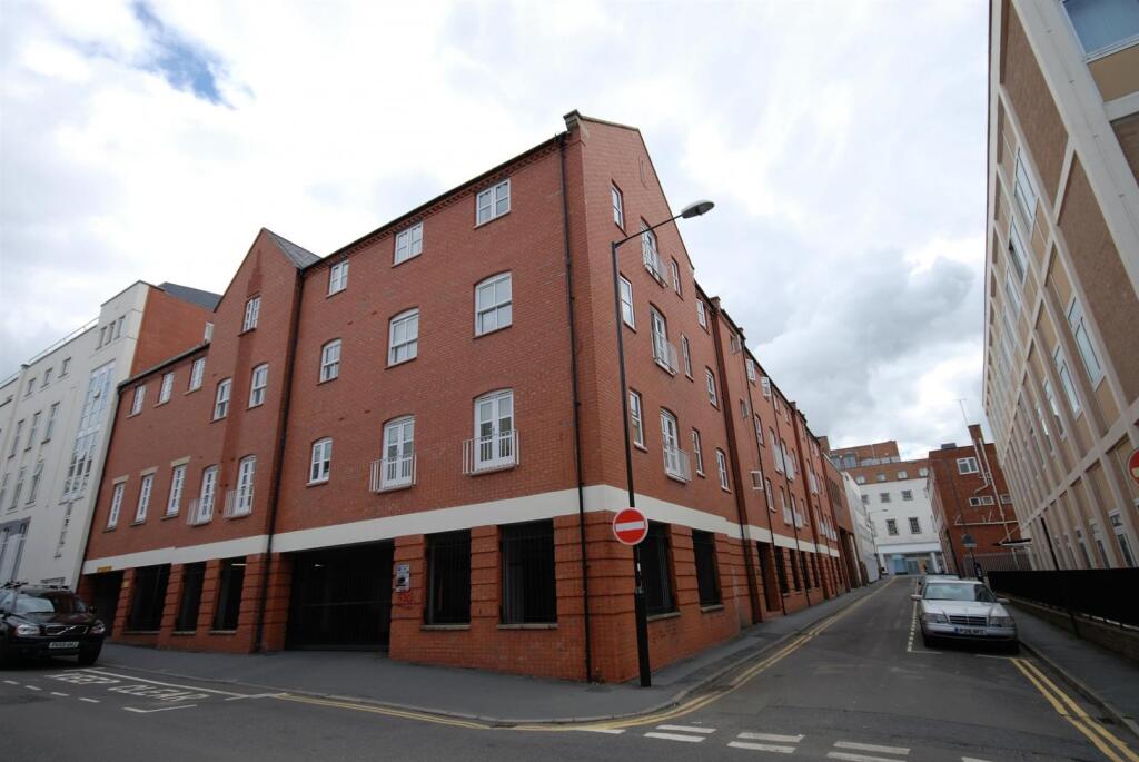 1 bed Apartment for rent in Royal Leamington Spa. From Handles Property - Leamington