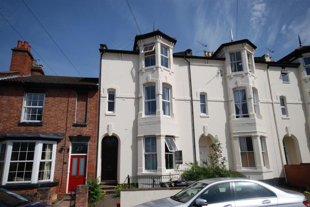 1 bed Apartment for rent in Whitnash. From Handles Property - Leamington
