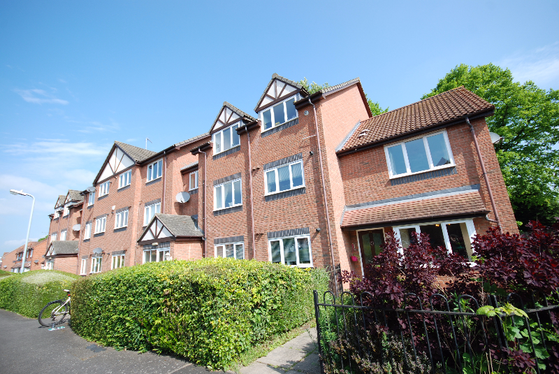 2 bed Apartment for rent in Whitnash. From Handles Property - Leamington