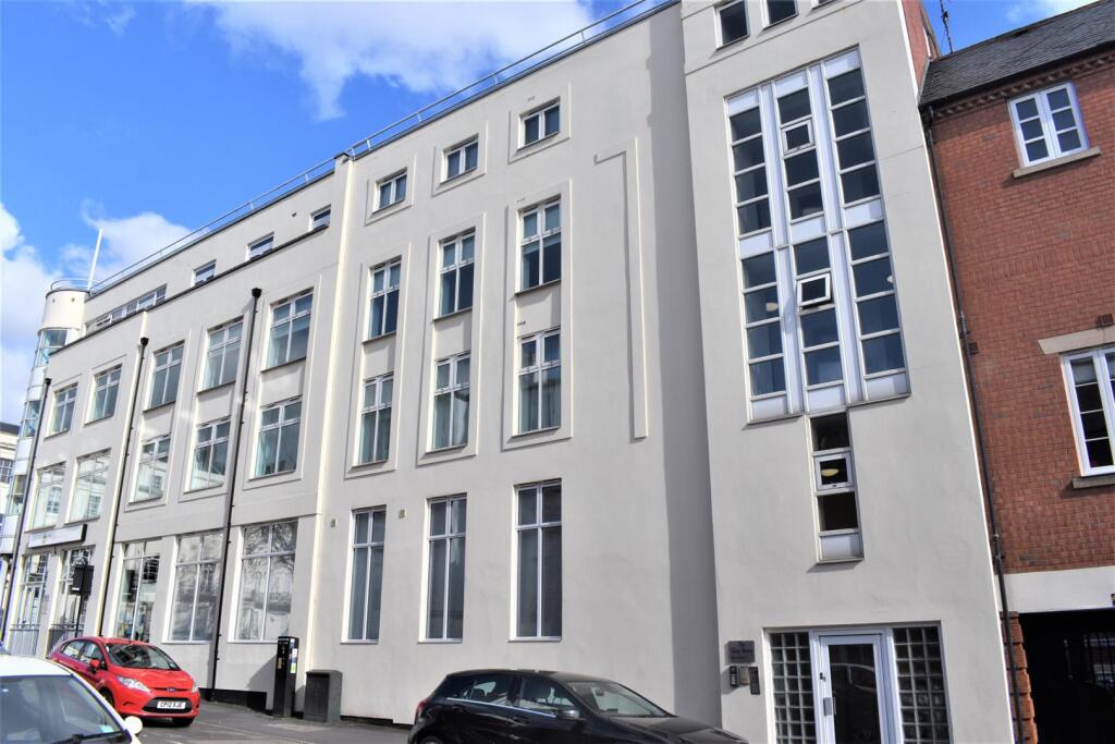 2 bed Apartment for rent in Royal Leamington Spa. From Handles Property - Leamington