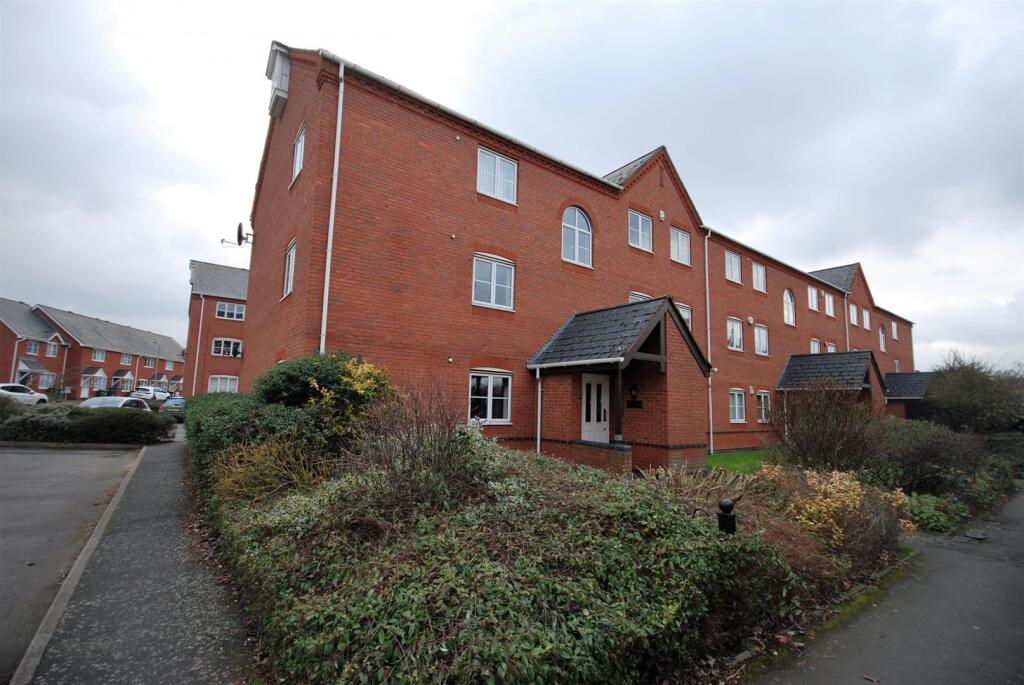 2 bed Apartment for rent in Whitnash. From Handles Property - Leamington