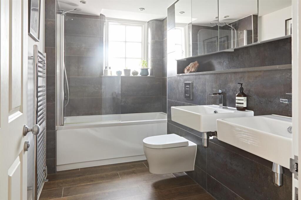2 bed Apartment for rent in Whitnash. From Handles Property - Leamington