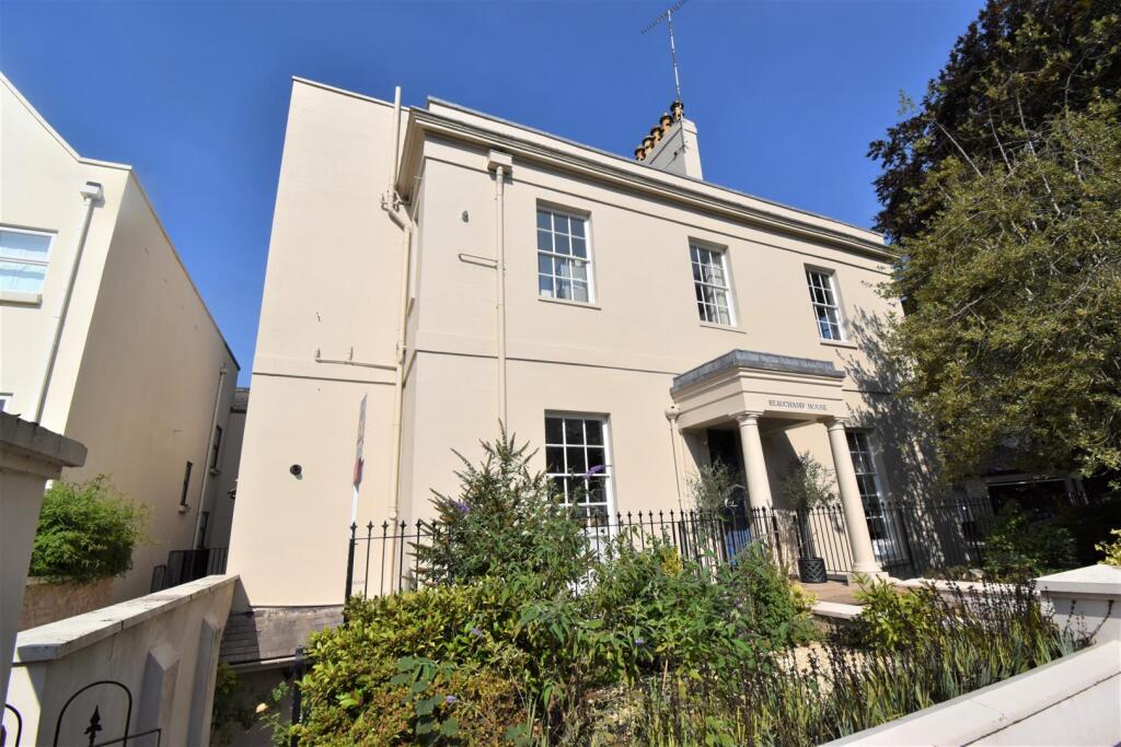 2 bed Apartment for rent in Royal Leamington Spa. From Handles Property - Leamington
