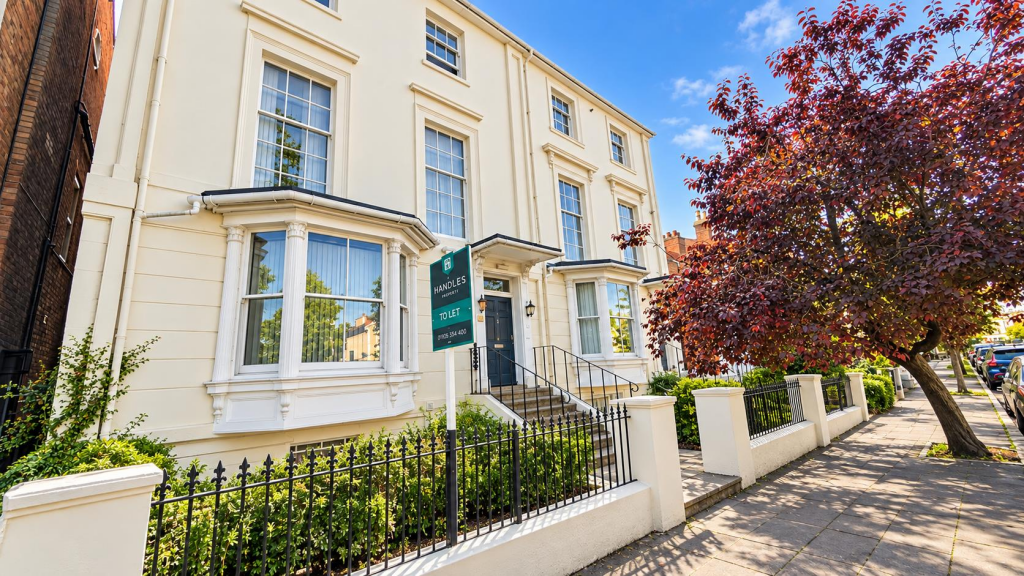 2 bed Apartment for rent in Whitnash. From Handles Property - Leamington