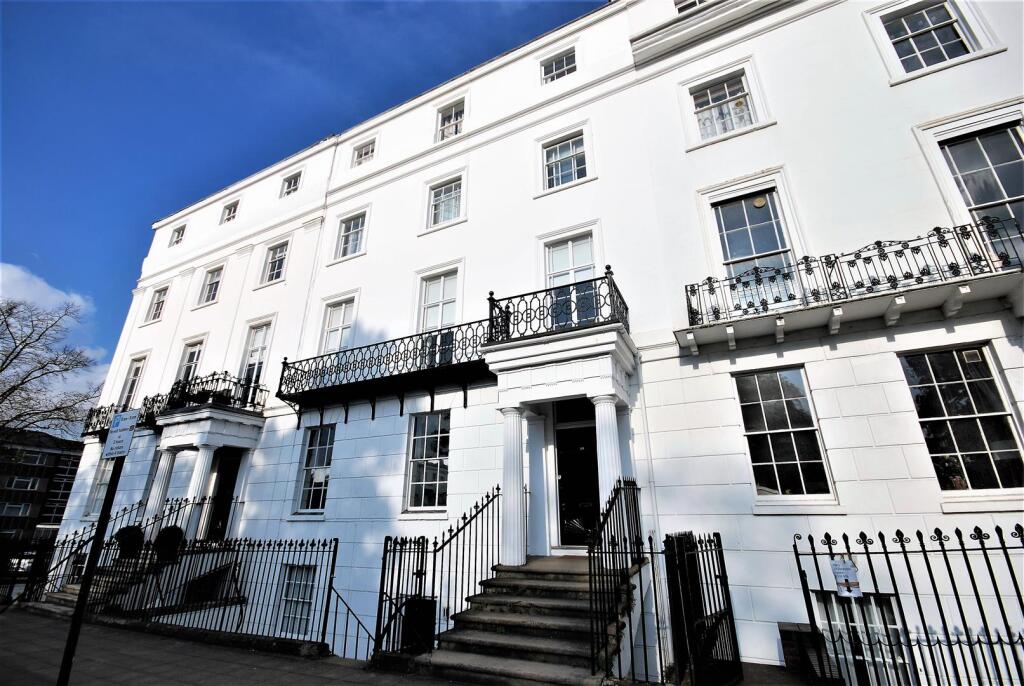 3 bed 1st Floor Flat for rent in Royal Leamington Spa. From Handles Property - Leamington