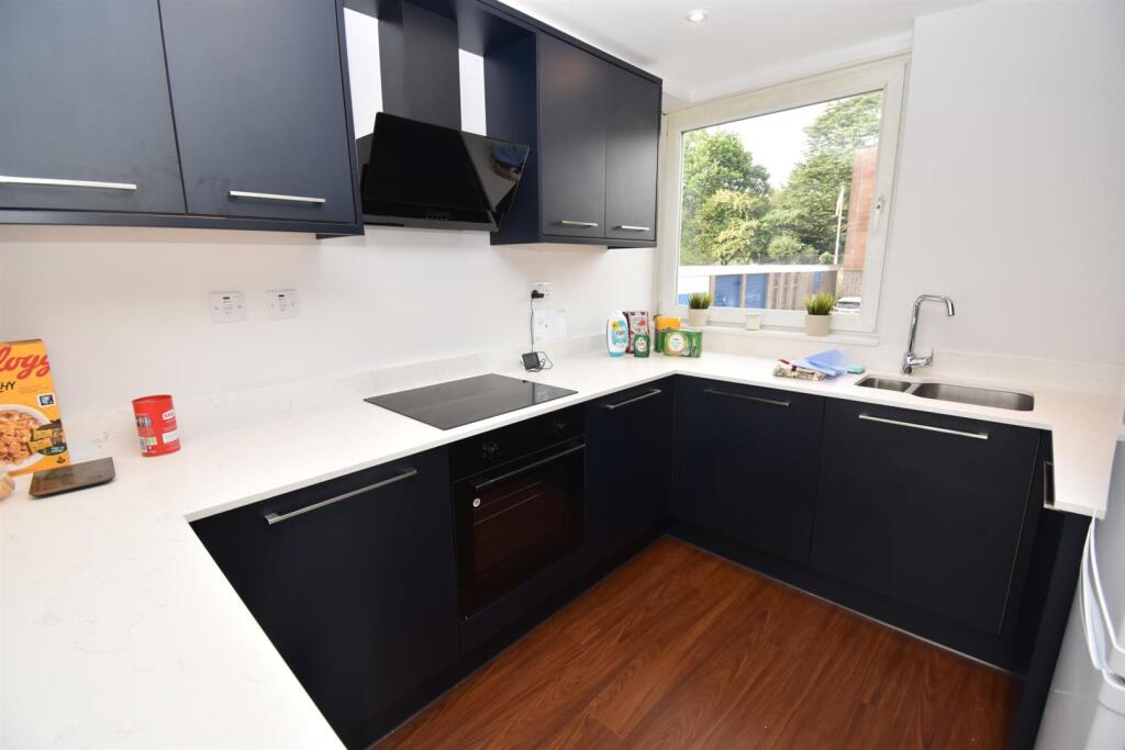 3 bed Detached for rent in Kenilworth. From Handles Property - Leamington 3 bed Detached for rent in Kenilworth. From Handles Property - Leamington