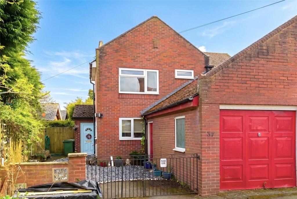 4 bed Semi Detached for rent in Bayston Hill. From D B Roberts & Partners - Oakengates 4 bed Semi Detached for rent in Bayston Hill. From D B Roberts & Partners - Oakengates