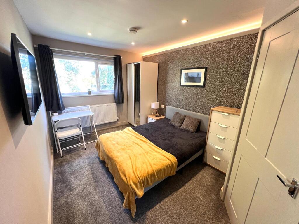 1 bed Mid Terraced House for rent in Telford. From D B Roberts & Partners - Oakengates 1 bed Mid Terraced House for rent in Telford. From D B Roberts & Partners - Oakengates