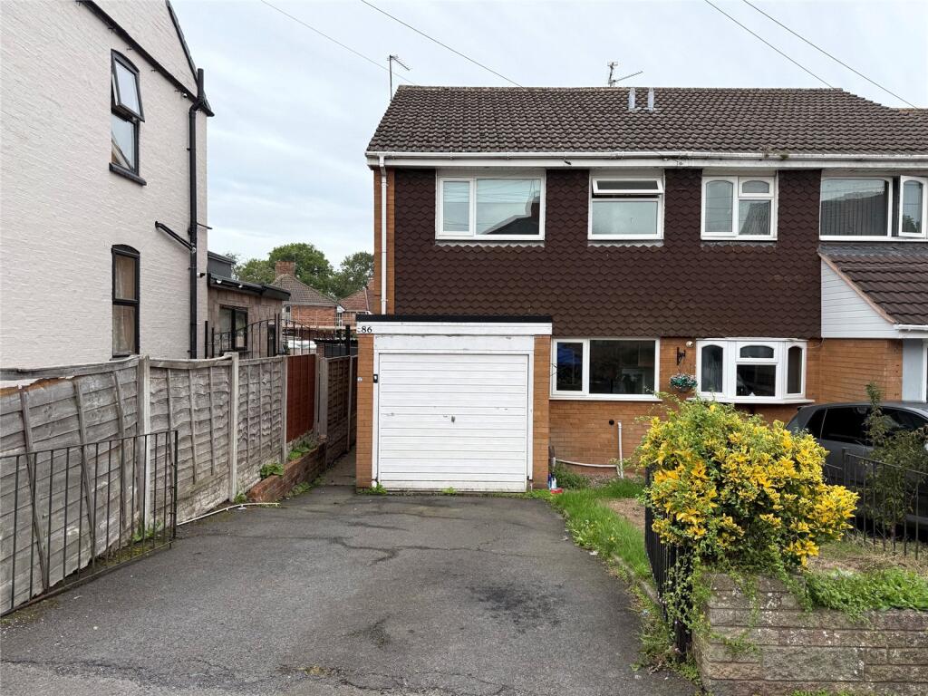 3 bed Semi Detached for rent in Lower Penn. From D B Roberts & Partners - Oakengates 3 bed Semi Detached for rent in Lower Penn. From D B Roberts & Partners - Oakengates