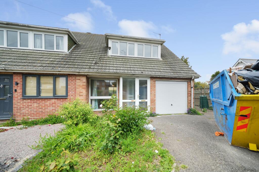 3 bed Semi Detached for rent in Minster. From Hawkesford James - Sittingbourne 3 bed Semi Detached for rent in Minster. From Hawkesford James - Sittingbourne