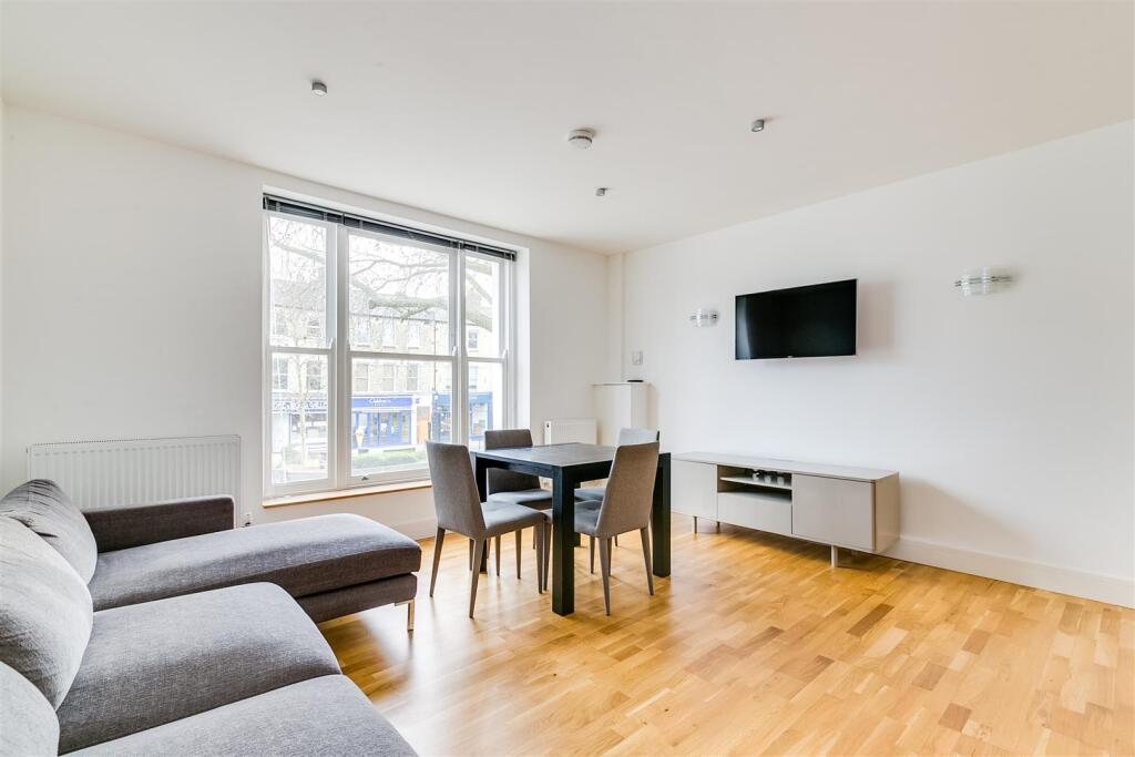 2 bed 1st Floor Flat for rent in London. From Whitman and Co.