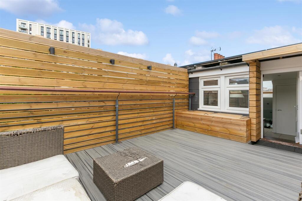2 bed Not Specified for rent in Chiswick. From Whitman and Co.