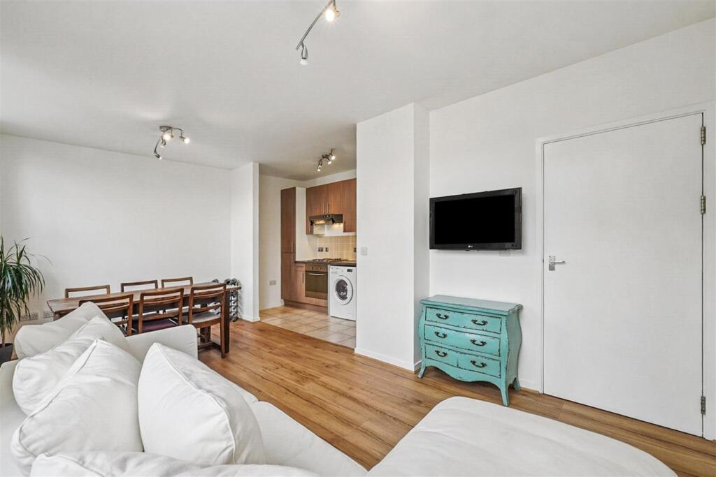 1 bed 1st Floor Flat for rent in London. From Whitman and Co.