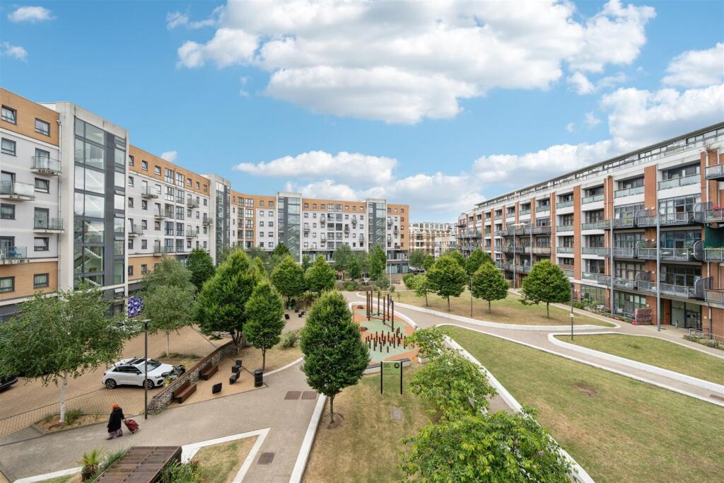 2 bed 1st Floor Flat for rent in Acton. From Whitman and Co.