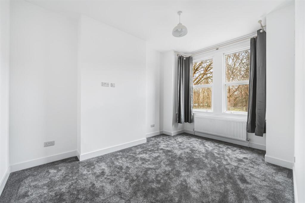 3 bed 1st Floor Flat for rent in Chiswick. From Whitman and Co.