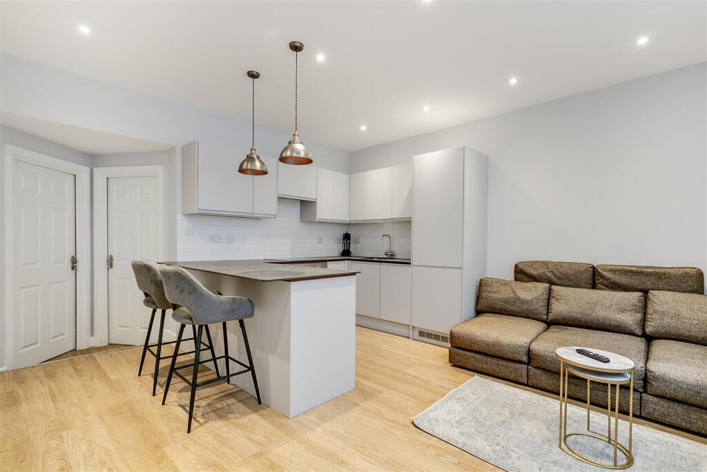 2 bed 1st Floor Flat for rent in London. From Whitman and Co. 2 bed 1st Floor Flat for rent in London. From Whitman and Co.