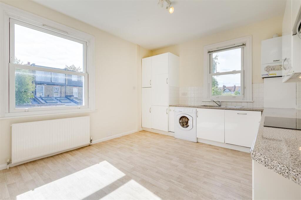 2 bed 1st Floor Flat for rent in London. From Whitman and Co.