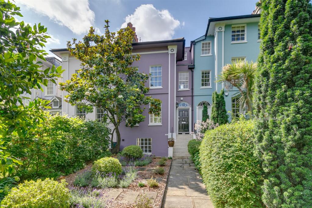 4 bed Mid Terraced House for rent in Chiswick. From Whitman and Co. 4 bed Mid Terraced House for rent in Chiswick. From Whitman and Co.