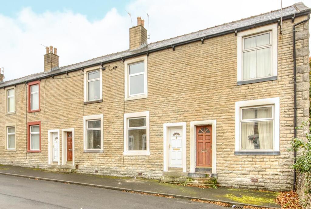 2 bed Mid Terraced House for rent in Barnoldswick. From Carling Jones - Skipton 2 bed Mid Terraced House for rent in Barnoldswick. From Carling Jones - Skipton