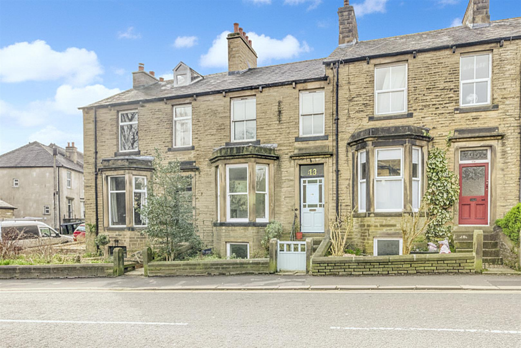 3 bed Mid Terraced House for rent in Skipton. From Carling Jones - Skipton 3 bed Mid Terraced House for rent in Skipton. From Carling Jones - Skipton