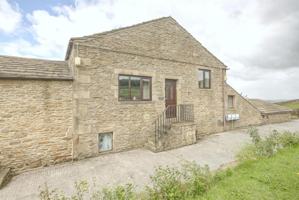 2 bed Cottage for rent in Skipton. From Carling Jones - Skipton