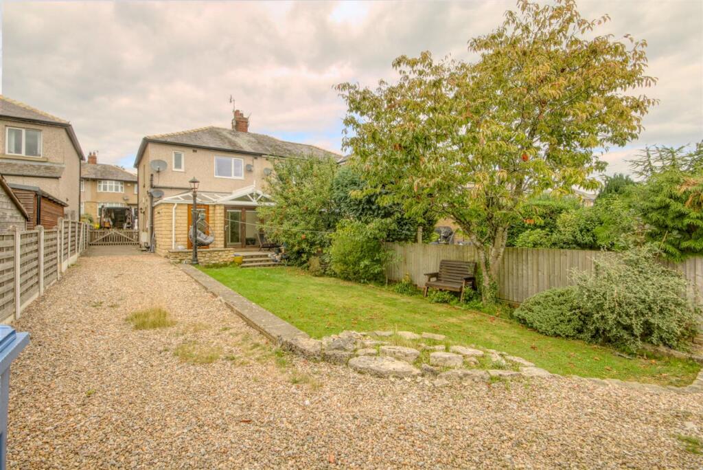 3 bed Semi Detached for rent in Skipton. From Carling Jones - Skipton 3 bed Semi Detached for rent in Skipton. From Carling Jones - Skipton
