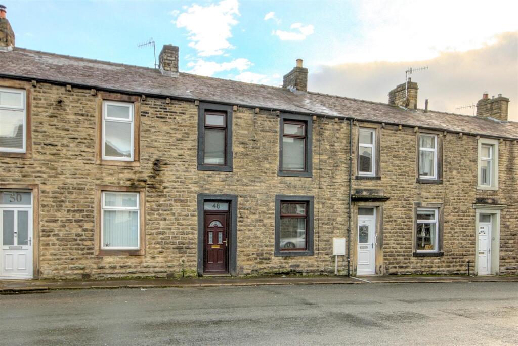 3 bed Mid Terraced House for rent in Skipton. From Carling Jones - Skipton