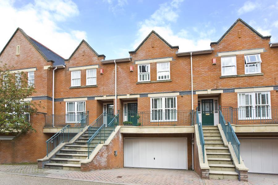 4 bed Town House for rent in Virginia Water. From Buckinghams - Virginia Water