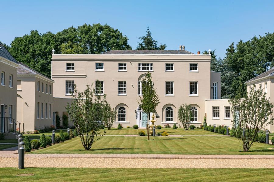 2 bed Apartment for rent in Thorpe. From Buckinghams - Virginia Water