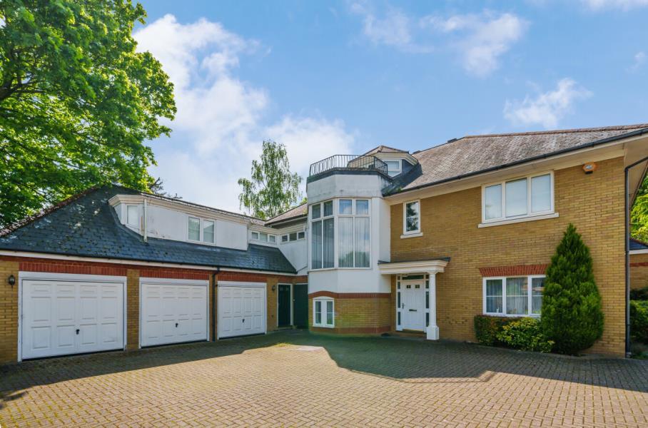 7 bed Detached for rent in Egham. From Buckinghams - Virginia Water