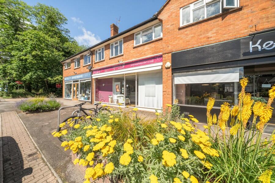2 bed Apartment for rent in Trumps Green. From Buckinghams - Virginia Water