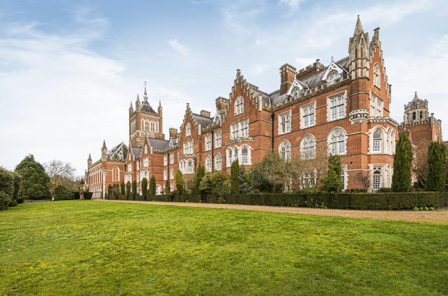 3 bed Town House for rent in Virginia Water. From Buckinghams - Virginia Water