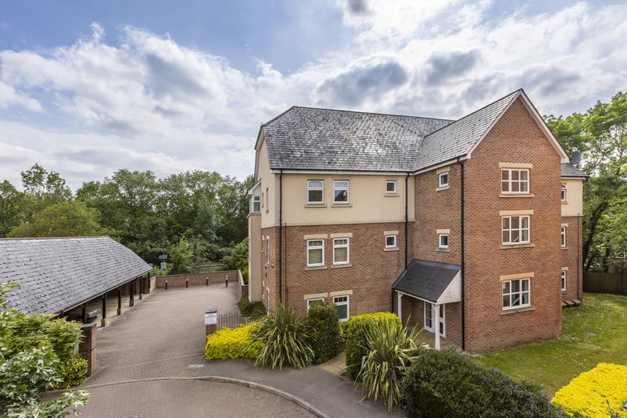 2 bed Apartment for rent in Virginia Water. From Buckinghams - Virginia Water