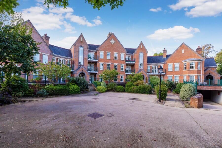 2 bed Apartment for rent in Virginia Water. From Buckinghams - Virginia Water