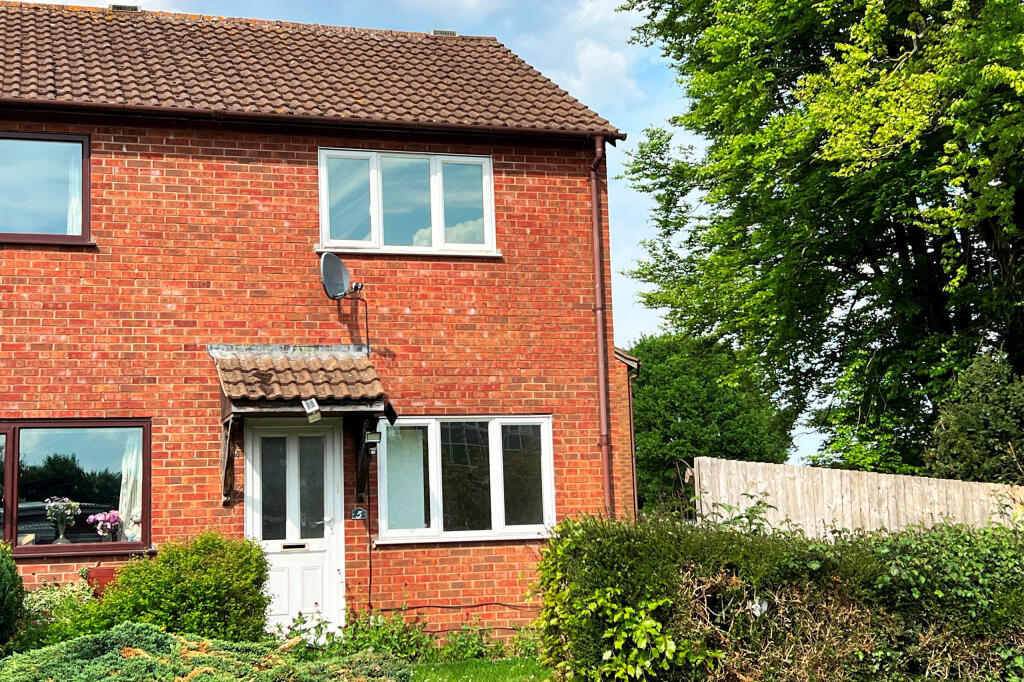 2 bed End of Terrace for rent in Newent. From Smiths of Newent - Newent