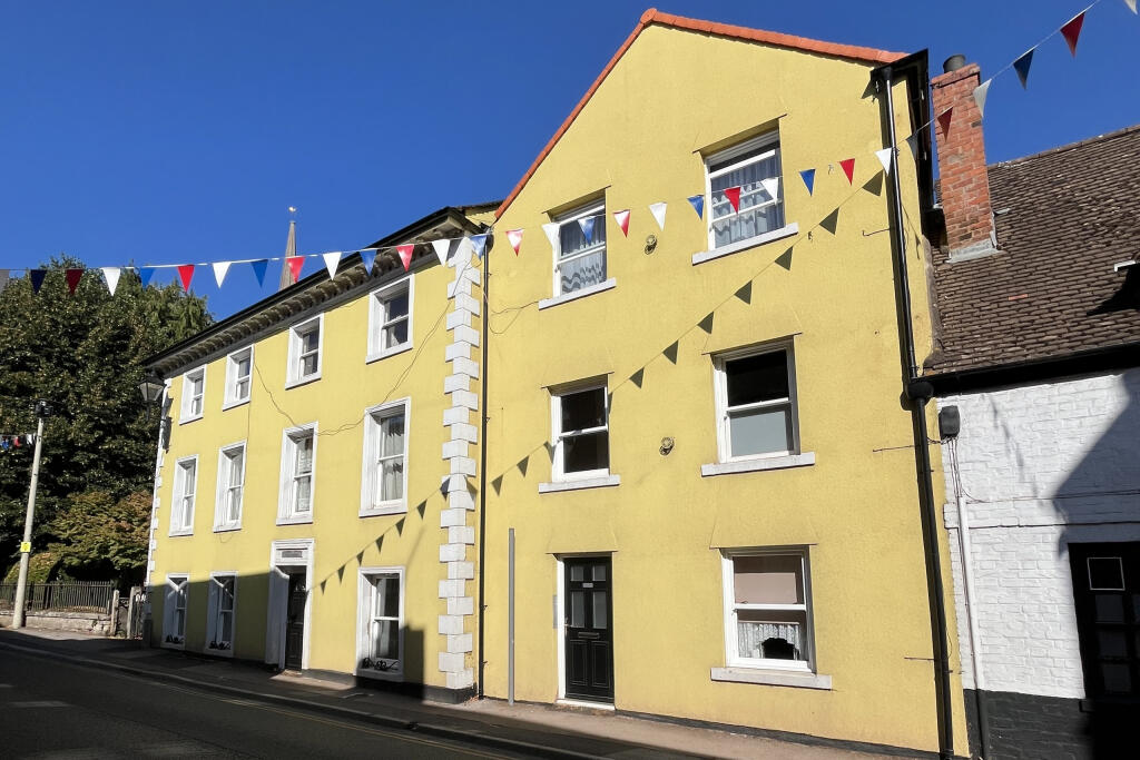 2 bed 1st Floor Flat for rent in Newent. From Smiths of Newent - Newent 2 bed 1st Floor Flat for rent in Newent. From Smiths of Newent - Newent