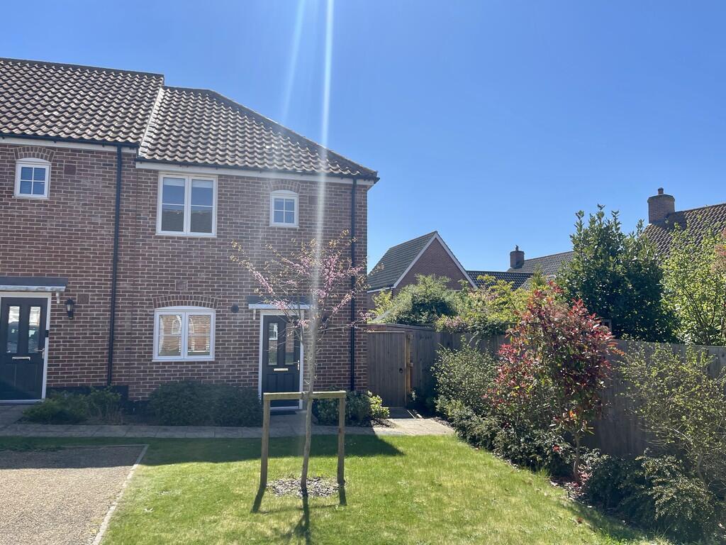 2 bed End of Terrace for rent in Saxmundham. From Jennie Jones Estate Agents - Saxmundham & Suffolk Heritage Coast